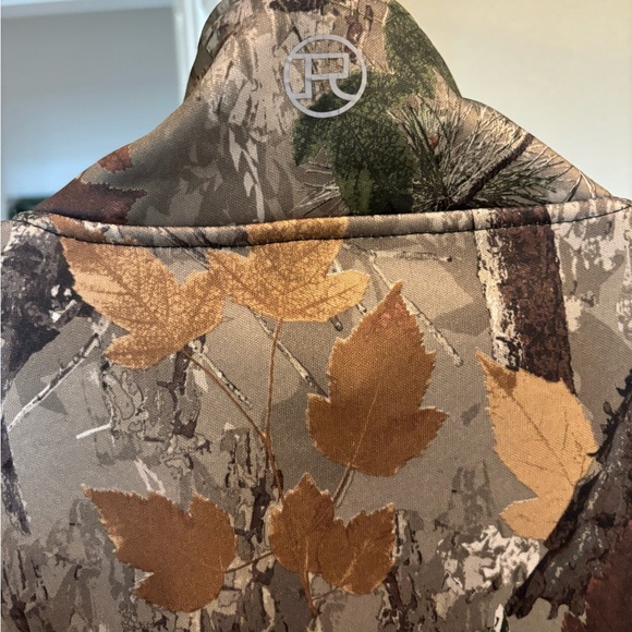 Men’s Roper softshell camouflage jacket. Size medium. - Picture 6 of 8